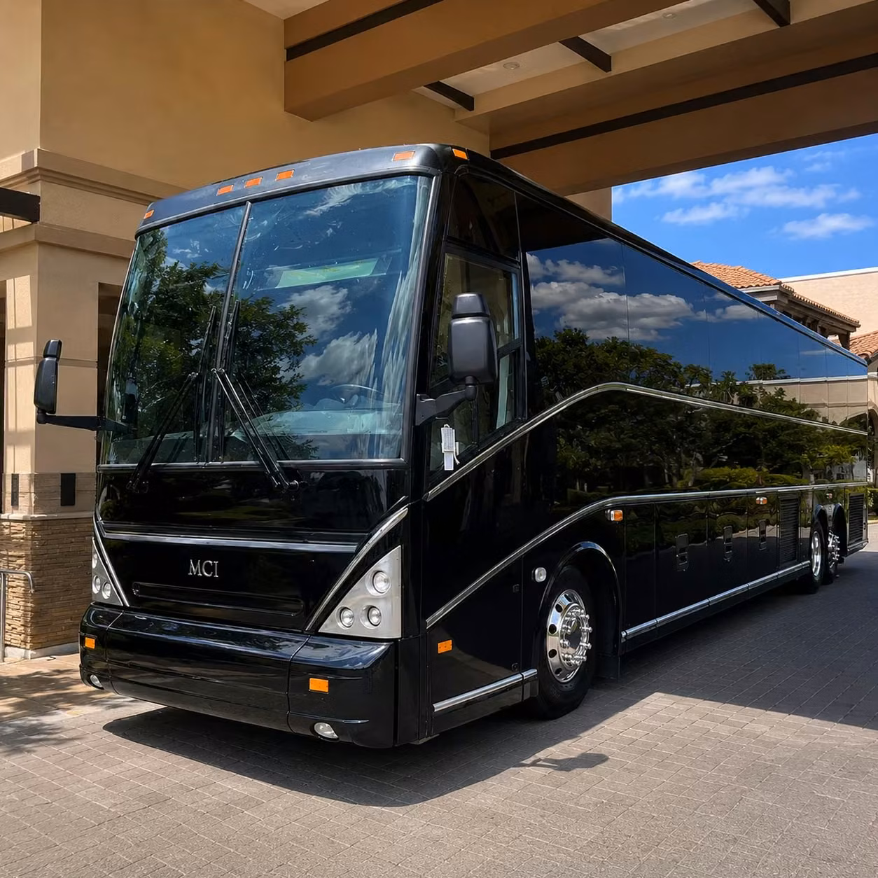 corporate and employee shuttle transportation in redford michigan